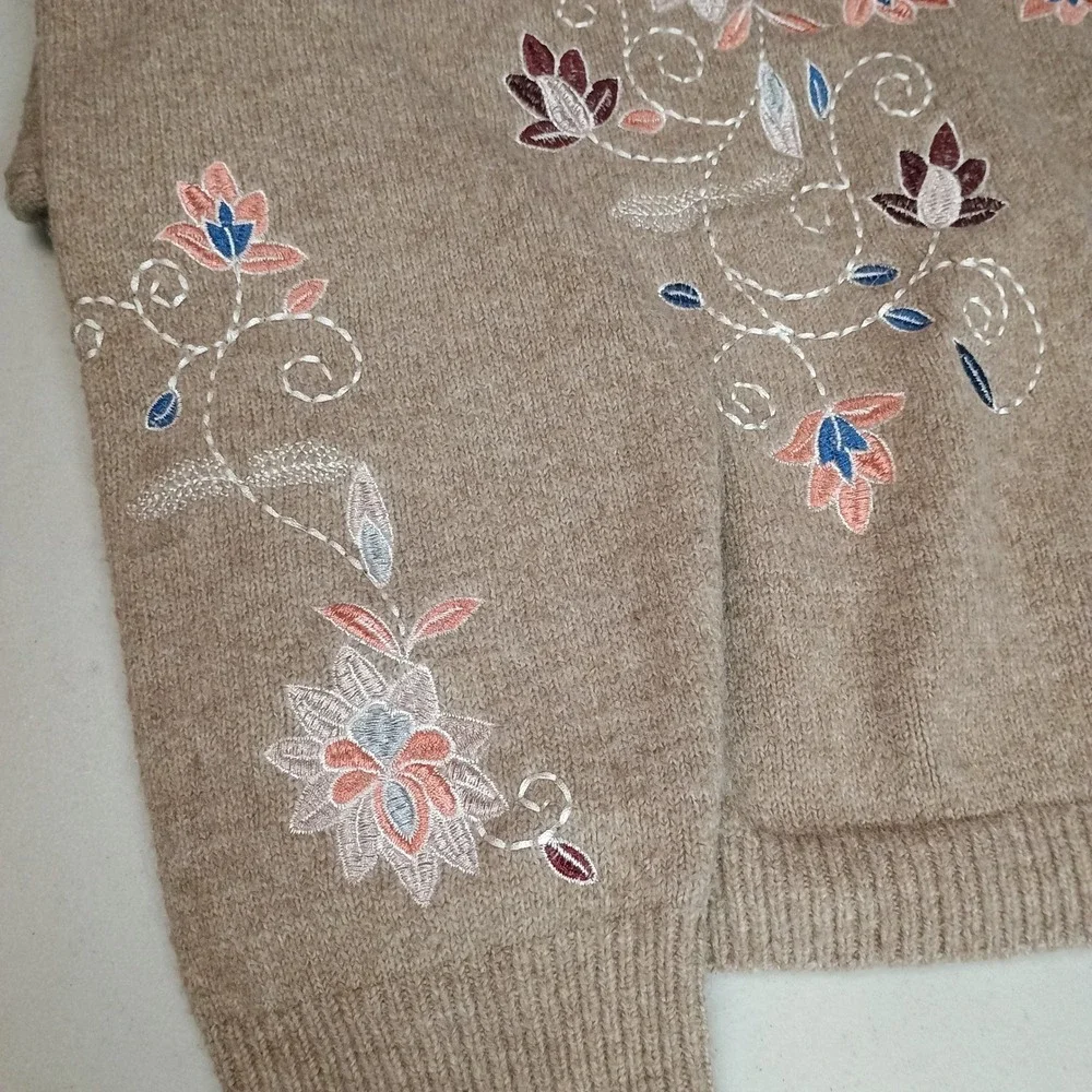 Versona L Embroidered Floral Mock Neck Sweater Taupe Cottagecore Pullover - Picture 10 of 10